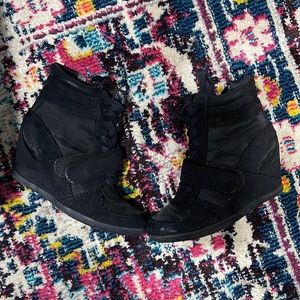 Sneaker wedges